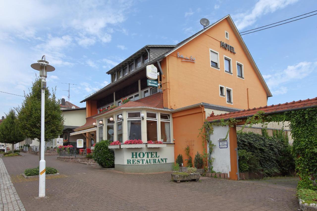 Hotel Schinderhannes Вайскирхен Екстериор снимка