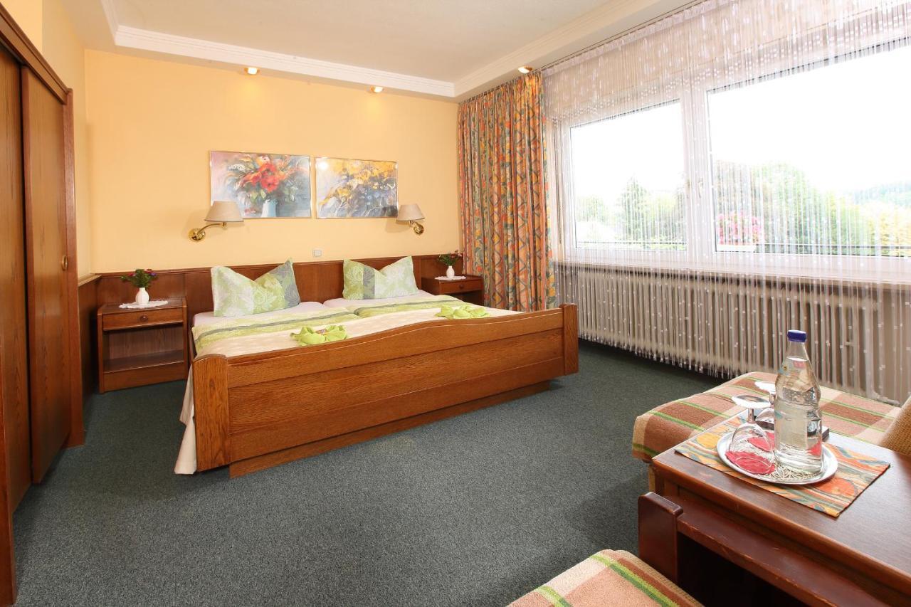 Hotel Schinderhannes Вайскирхен Екстериор снимка