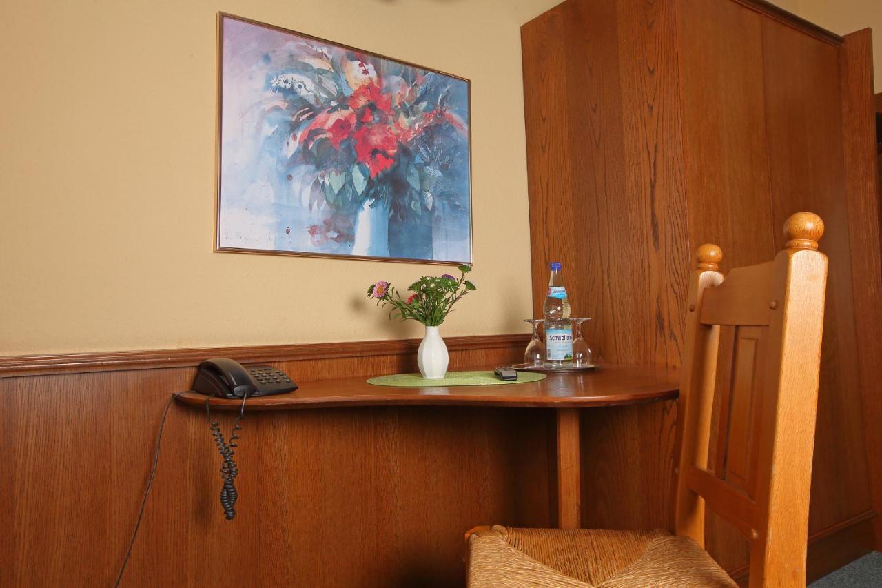 Hotel Schinderhannes Вайскирхен Екстериор снимка